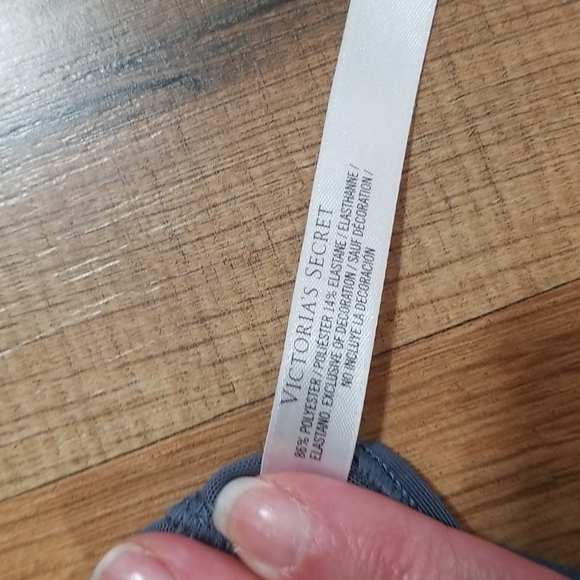 VICTORIA SPORT Gray & Black Spellout Racerback Sports Bra - Picture 6 of 11